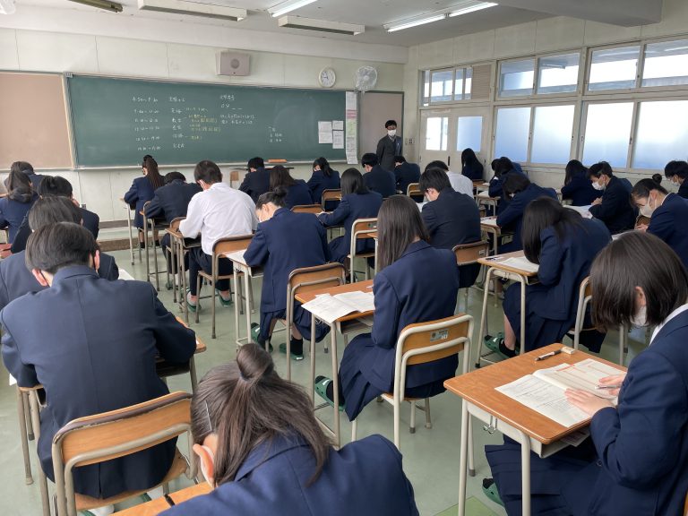 「高校生のための学びの基礎診断」を実施しました。 日進西高等学校